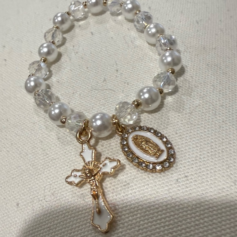 Elegant Gold and White Charm Bracelet